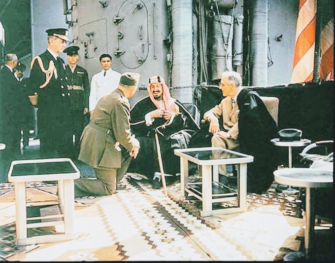 king Abdalaziz with president Rosovelt in Cairo 