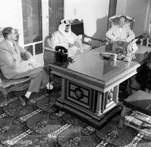 King Saud receiving Mr.Henderson from Aramco