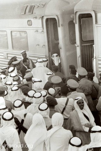 King Saud arriving to the eastern province coming from Riyadh