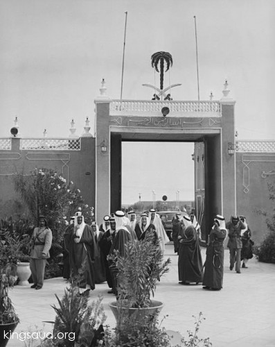 King Saud gate in front of the old palace of Nasiriyah