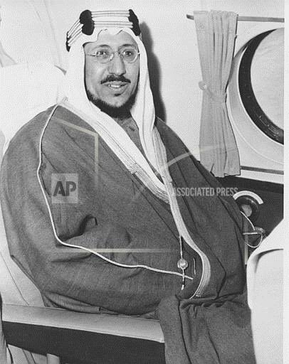 Crown Prince Saud in flight leaving to Kansas from Guardia Airport - 22/10/1947