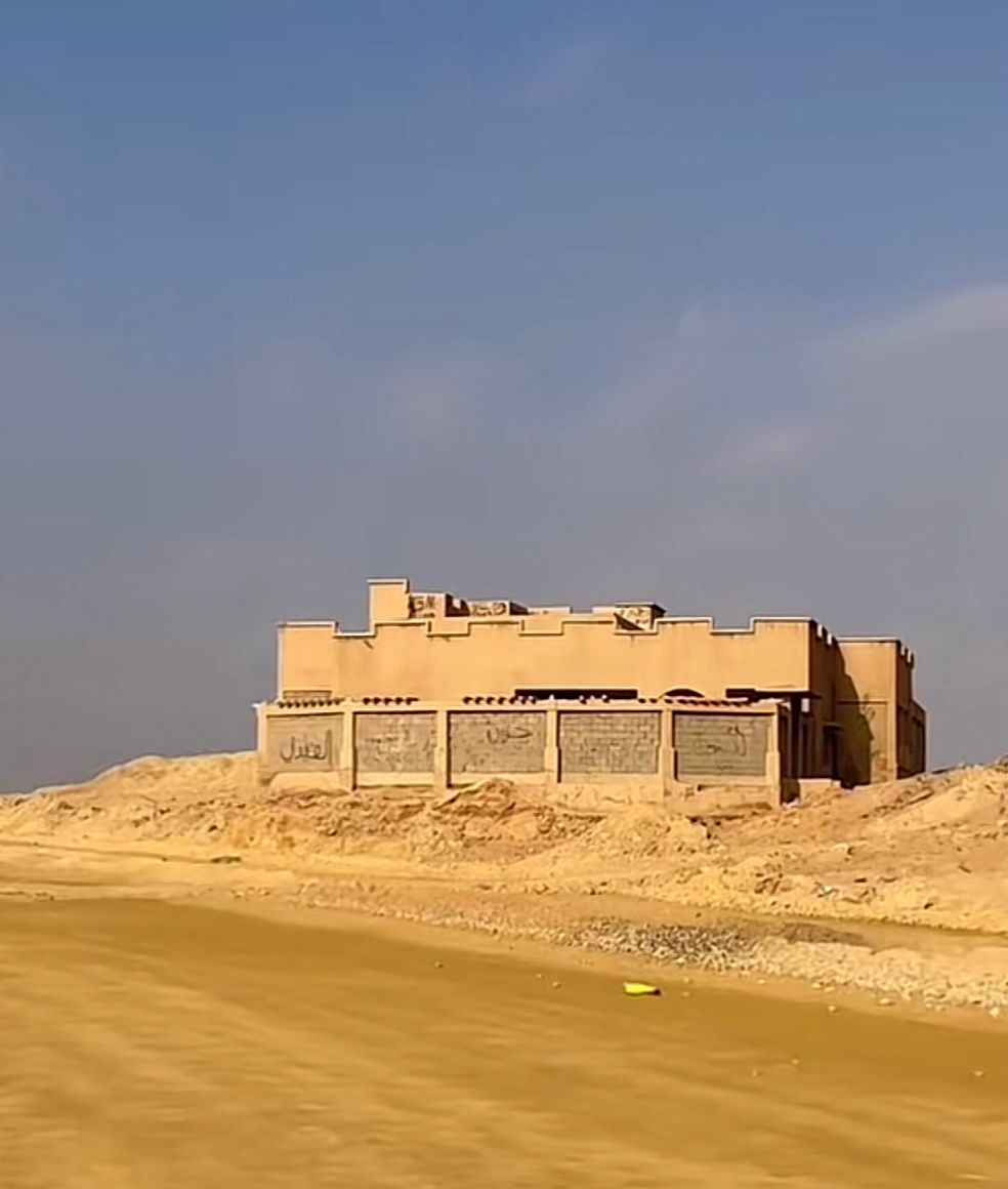 ‏⁧‫#قصرالملكسعود‬⁩ رحمه الله في ⁧‫#المنصورية‬⁩ ، ⁧‫#الرياض‬⁩ ، كان محاطا في بساتين ، حيث كان يقضي به إجازات نهاية الأسبوع مع أسرته ..1.jpg