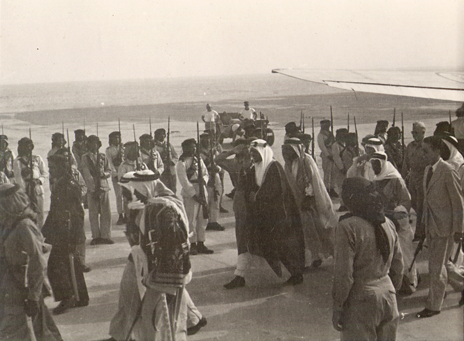Scene during the arrival of King Saud to the eastern region, 1945