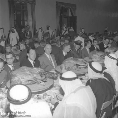 حفل العشاء اللذي أقيم خلال زيارة الملك سعود إلى المنطقة الشرقية
