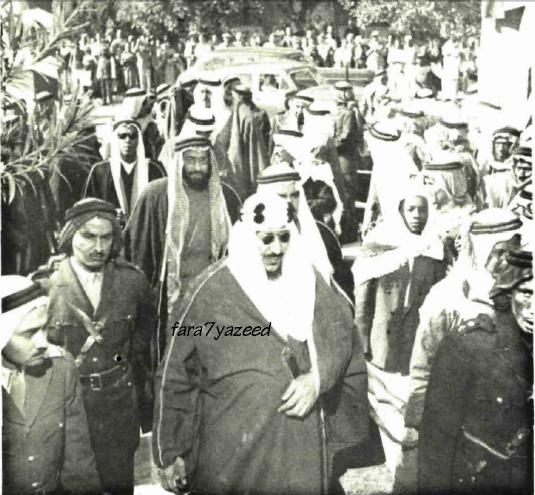 وصول الملك سعود الظهران يناير 1954 يظهر في الصورة الامير سعود بن عبد الله بن جلوي