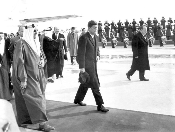 King Saud arrival ceremony with president John F. Kennedy at Washington airport , Jan 1962