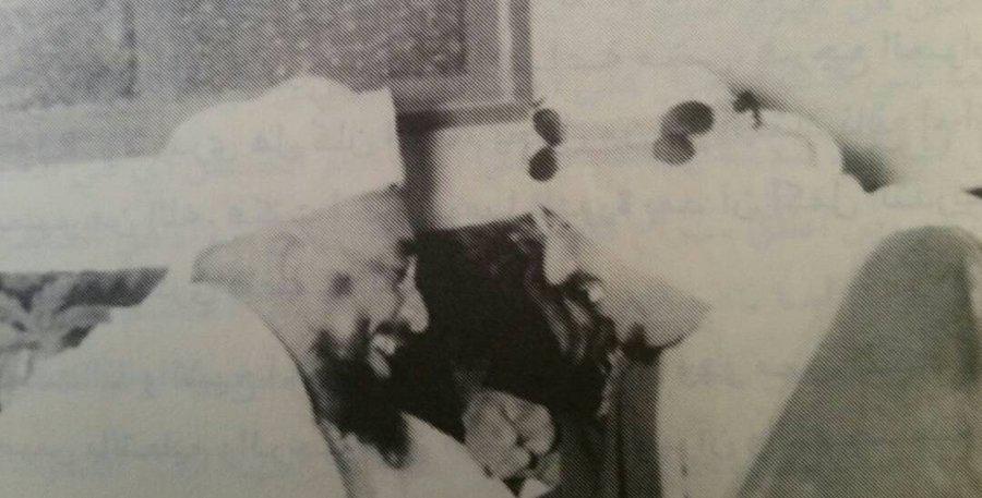 لقطة ودية رائعة تجمع الملك سعود بن عبدالعزيز والإمام أحمد حميدالدين في صنعاء، أثناء زيارة الملك سعود إلى اليمن.. يوليو 1954م.