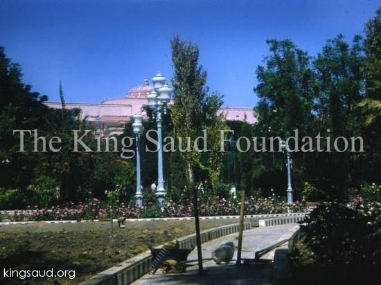 kingsaud5370d18d2bf60صوره_لحديقة_قصر_الناصرية.jpg