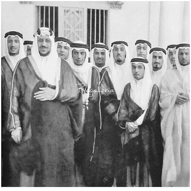 Crown Prince Saud with brother :Naif, Bandar , Abdullah , Mitaib , Muhamid bin Saud Al Kabir , Faisal bin Tirki ,Nassir and other at  the Egyptian museum (Dar Al Athar) in Cairo 1952.