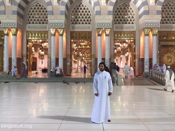 Grandson of King Saud, Abdulaziz Al-Abdullah during his visit to the Prophet's Mosque
