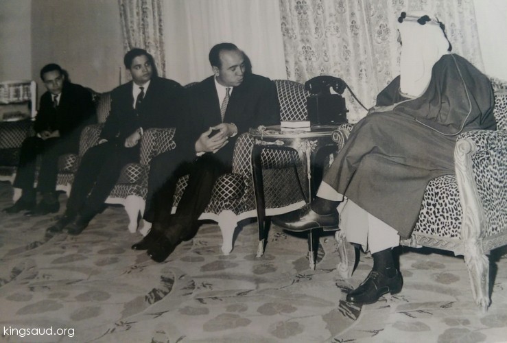 King Saud in his palace with a delegation