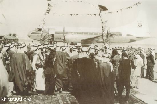 A reception King Saud during his arrival to Kuwait