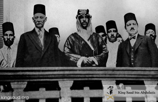 Prince Saud with some Egyptian figures who came to receive the representative of King Abdulaziz before declaring the authority over Najd and Hijaz