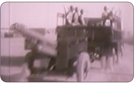 عربيات نقل الجنود مع مدفعية الميدان في الحرس الملكي في عهد  الملك سعود
