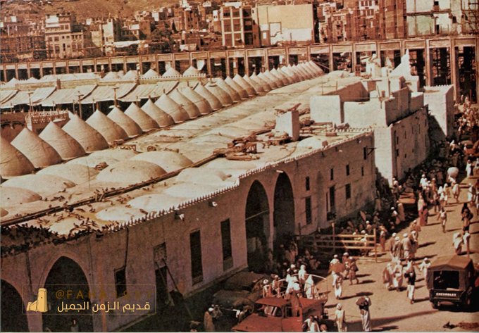The Grand Mosque before the first expansion during the reign of King Saud