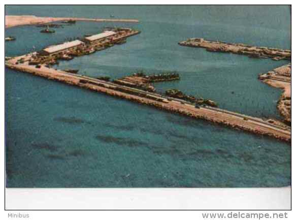 افتتح الملك سعود ميناء الملك عبدالعزيز، في الدمام وكان أضخم الموانىء على الخليج العربي، في ربيع الأول 1381/أغسطس 1