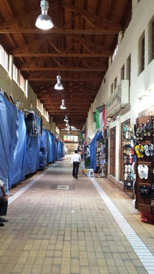 هذا السوق في  الكويت  الذي ولد فيه الملك سعود وكان يدعى (بيت العامر ) 