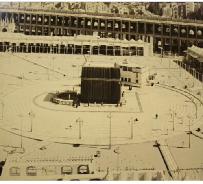The Grand Mosque and Maqam Al-Shafei'e during the expansion by King Saud