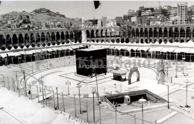 Zamzam Well following the demolition of its superstructure during King Saud’s first Saudi expansion in 1956, carried out to clear and reorganize the Mataf area.