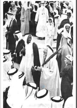 Rare photographs of the people of ‘Anak in the Eastern Province of the Kingdom of Saudi Arabia celebrating the 1959 visit of King Saud bin Abdulaziz to his maternal relatives, the Bani Khalid tribe.