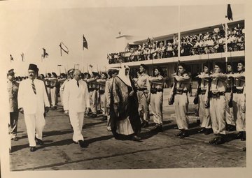    Photographs of King Saud’s 1957 visit to Lebanon and his reception in Beirut by President Camille Chamoun, captured by Antoine Dalati and Nahrā.