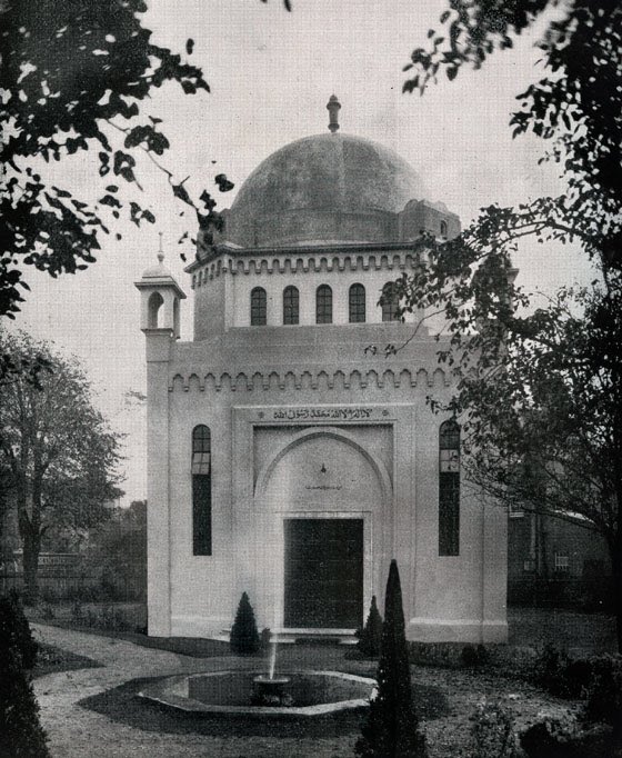 Crown Prince Saud visiting the first mosque established in East London—the Fazl Mosque—in 1935, shown here with the mosque’s imam during a reception held in his honour.
